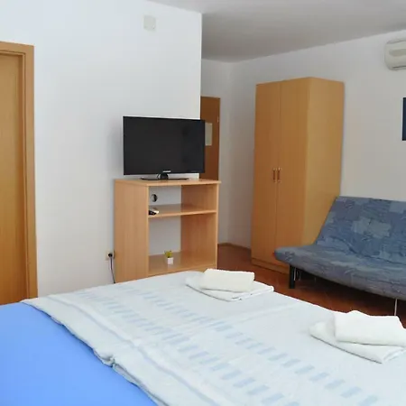 Apartment Ivica Makarska