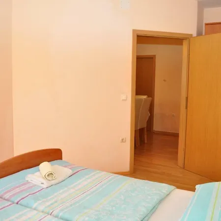 Ivica Apartment *