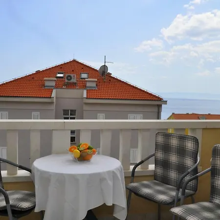 Ivica Apartment *
