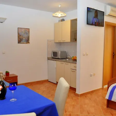Apartment Ivica Makarska