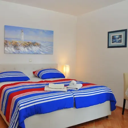 Apartment Ivica Makarska