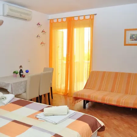 Apartment Ivica Makarska