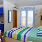 Apartment Ivica Makarska